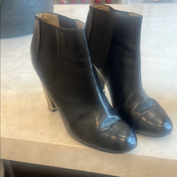 Elegant Black Ankle Boots - Picture 5 of 7